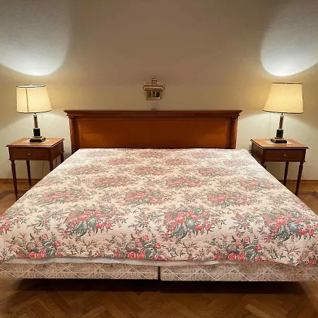 Baroque Alpine Retreat At The Historic Premetovc Apartman