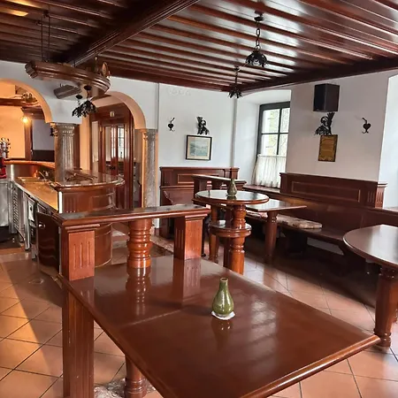 Baroque Alpine Retreat At The Historic Premetovc Appartamento