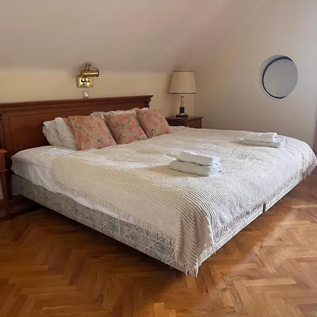 Baroque Alpine Retreat At The Historic Premetovc *