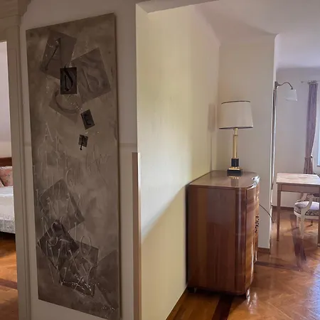 Baroque Alpine Retreat At The Historic Premetovc Appartamento *