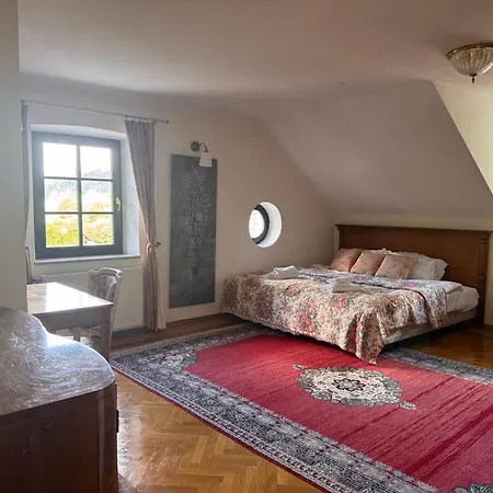 Appartamento Baroque Alpine Retreat At The Historic Premetovc *