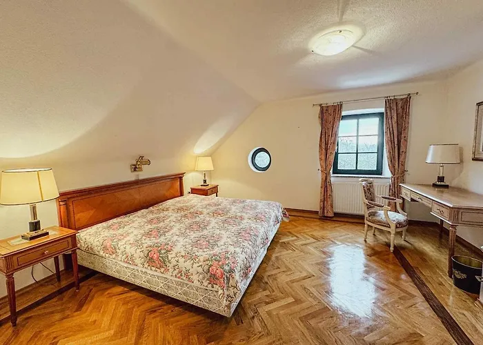 Baroque Alpine Retreat At The Historic Premetovc Škofja Loka