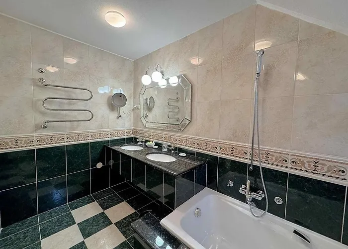 Appartamento Baroque Alpine Retreat At The Historic Premetovc *